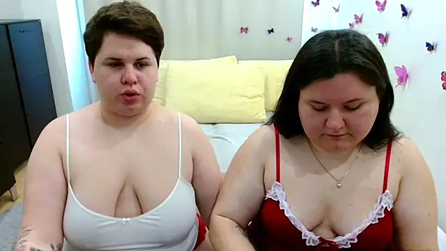 BeckyAndHellen online show from October 5, 10:35 am