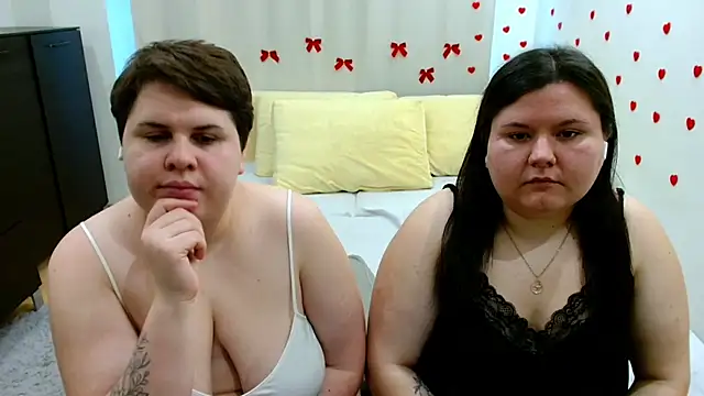 BeckyAndHellen online show from October 17, 11:13 am