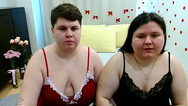 BeckyAndHellen online show from October 30, 11:33 am