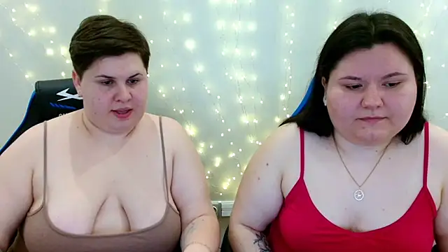 BeckyAndHellen online show from March 20, 11:48 am