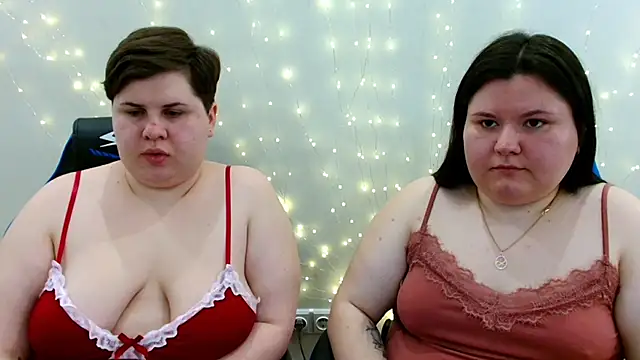 BeckyAndHellen online show from March 25, 10:54 am