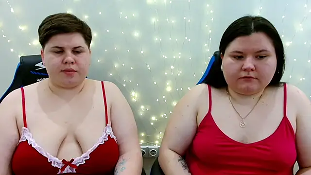 BeckyAndHellen online show from April 8, 5:24 pm