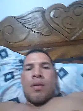 Snapshot of kinke31 chatting on January 6, 11:07 pm kinke31 online show from January 6, 11:07 pm
