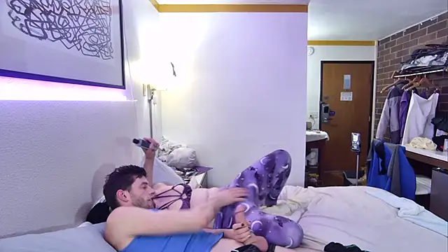 Snapshot of savageconfidence chatting on October 29, 9:11 am savageconfidence online show from October 29, 9:11 am