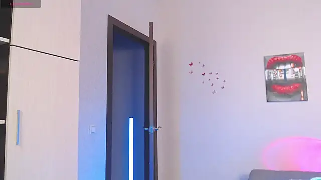 Lina Robbins online show from March 5, 12:16 am