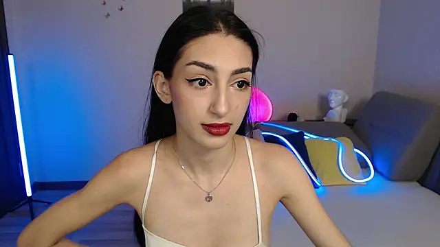 Lina Robbins online show from March 8, 9:18 pm