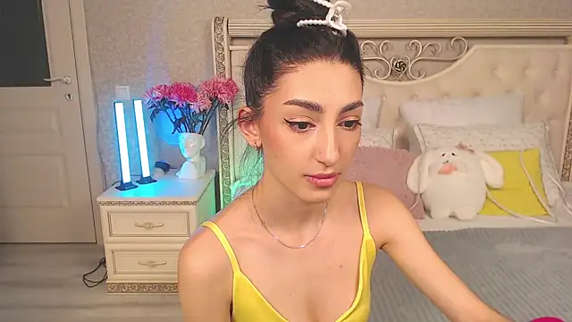 Lina Robbins online show from February 18, 11:33 pm