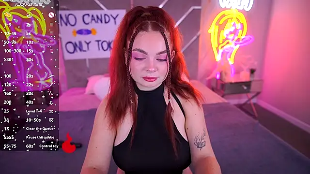 Snapshot of CarolinaDia chatting on October 31, 8:21 pm CarolinaDia online show from October 31, 8:21 pm