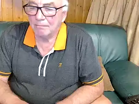 Snapshot of biggandybig chatting on March 9, 6:43 pm biggandybig online show from March 9, 6:43 pm