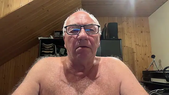 Snapshot of biggandybig chatting on September 24, 10:46 pm biggandybig online show from September 24, 10:46 pm