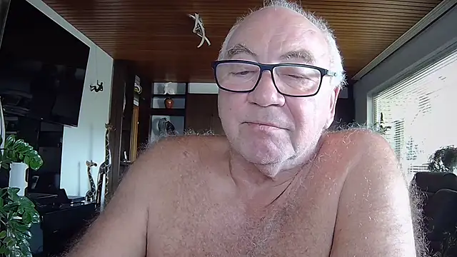 Snapshot of biggandybig chatting on September 28, 2:22 pm biggandybig online show from September 28, 2:22 pm