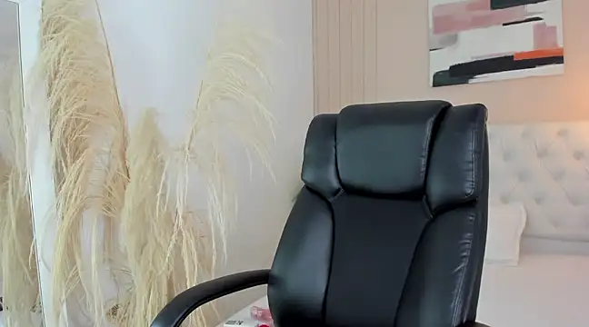 Snapshot of LOISE-XX chatting on January 11, 7:06 am LOISE-XX online show from January 11, 7:06 am