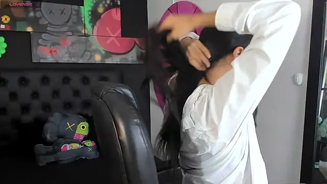 Snapshot of LOISE-XX chatting on September 9, 2:05 pm LOISE-XX online show from September 9, 2:05 pm