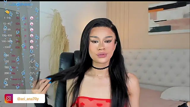 Snapshot of LOISE-XX chatting on November 15, 6:33 am LOISE-XX online show from November 15, 6:33 am