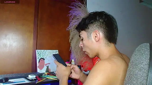 justin alexxx online show from February 4, 11:59 pm