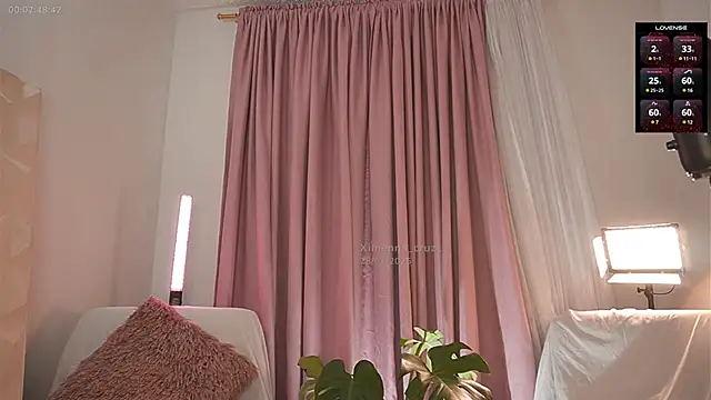 Ximenna Cruz online show from January 29, 12:12 am