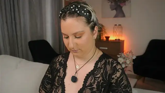 Ximenna Cruz online show from February 21, 1:01 pm