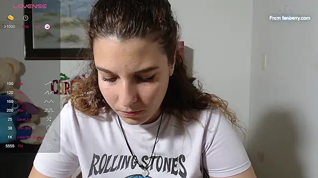 Snapshot of alexia_87 chatting on December 3, 12:35 am alexia 87 online show from December 3, 12:35 am