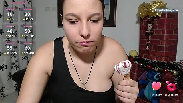 Snapshot of alexia_87 chatting on December 15, 10:15 pm alexia 87 online show from December 15, 10:15 pm