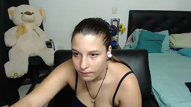 Snapshot of alexia_87 chatting on January 24, 9:28 am alexia 87 online show from January 24, 9:28 am