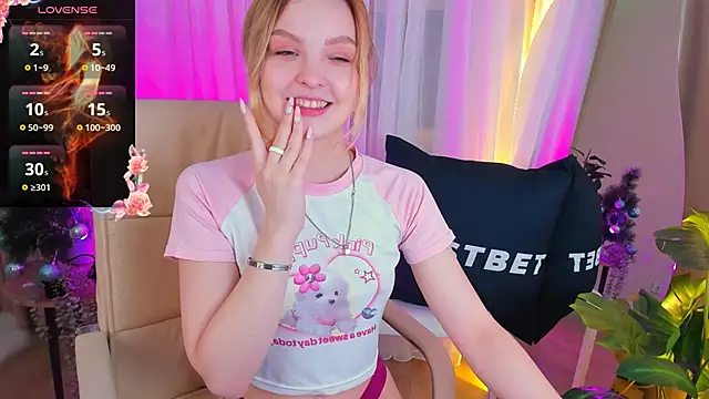 stay with alice online show from December 14, 7:57 pm