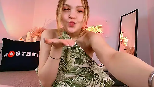 stay with alice online show from January 2, 9:54 am