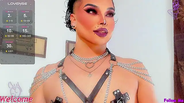 Snapshot of angels_srednal chatting on October 31, 2:18 pm angels srednal online show from October 31, 2:18 pm