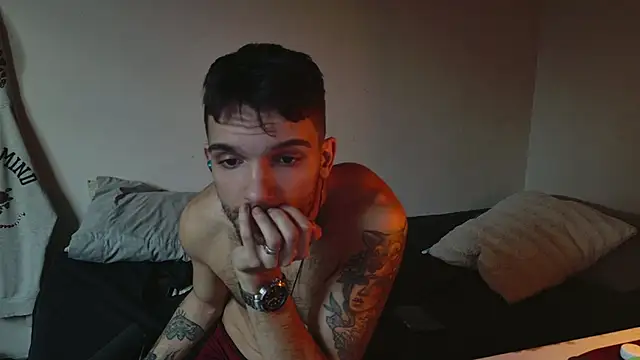 Snapshot of JackDesFeux chatting on February 7, 12:50 pm JackDesFeux online show from February 7, 12:50 pm