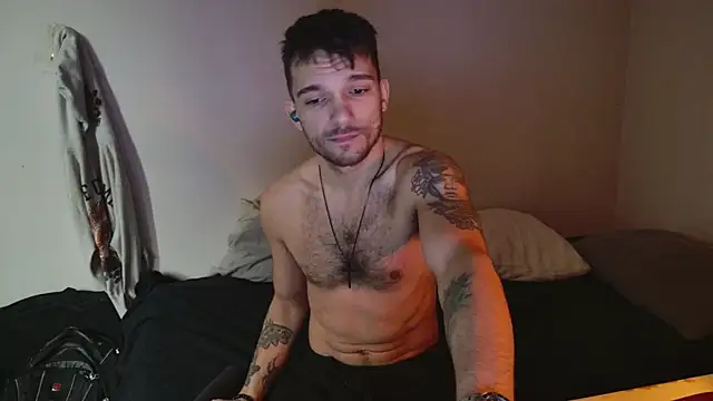 Snapshot of JackDesFeux chatting on February 13, 5:44 pm JackDesFeux online show from February 13, 5:44 pm