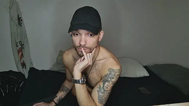 Snapshot of JackDesFeux chatting on February 13, 11:47 pm JackDesFeux online show from February 13, 11:47 pm