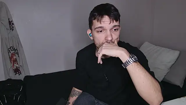 Snapshot of JackDesFeux chatting on February 23, 12:08 am JackDesFeux online show from February 23, 12:08 am