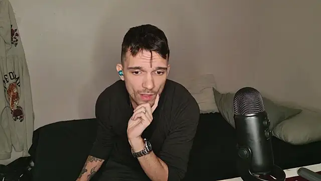 Snapshot of JackDesFeux chatting on March 4, 3:55 am JackDesFeux online show from March 4, 3:55 am