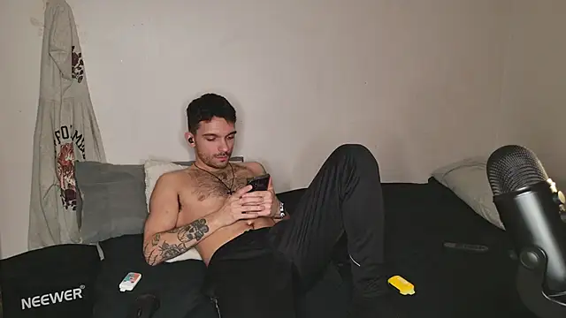 Snapshot of JackDesFeux chatting on March 23, 2:26 am JackDesFeux online show from March 23, 2:26 am