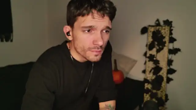 Snapshot of JackDesFeux chatting on October 26, 6:41 am JackDesFeux online show from October 26, 6:41 am