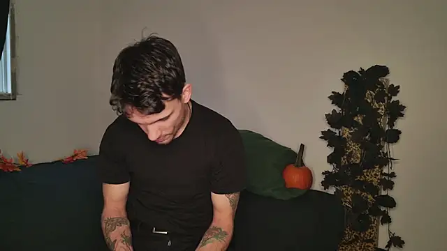 Snapshot of JackDesFeux chatting on November 3, 8:32 pm JackDesFeux online show from November 3, 8:32 pm