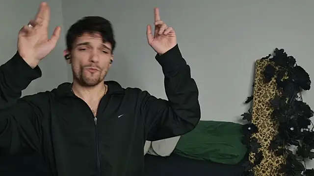 Snapshot of JackDesFeux chatting on November 23, 11:48 pm JackDesFeux online show from November 23, 11:48 pm