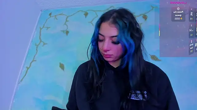 Snapshot of SaturnooStonee chatting on December 3, 12:51 am SaturnooStonee online show from December 3, 12:51 am