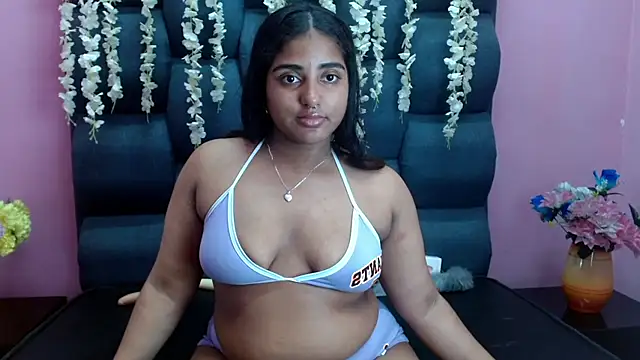 Snapshot of Sofia_Hernandez_ chatting on February 19, 9:50 am Sofia Hernandez online show from February 19, 9:50 am