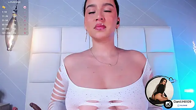 danii hill  online show from September 11, 4:34 am