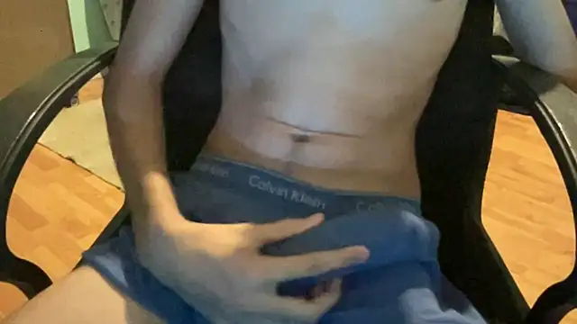 Snapshot of youngsexylad chatting on October 13, 10:32 pm youngsexylad online show from October 13, 10:32 pm