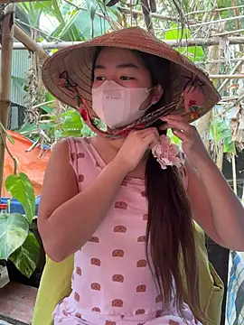 BabyThree  online show from January 13, 7:43 am