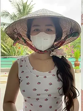 BabyThree  online show from January 15, 7:37 am