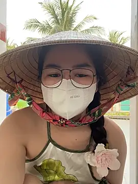 BabyThree  online show from January 26, 10:23 am