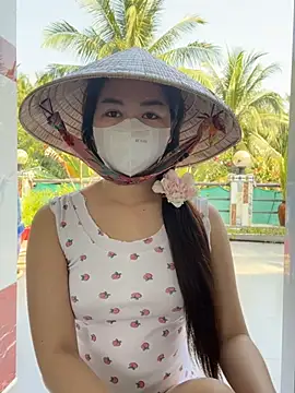 BabyThree  online show from February 5, 8:32 am