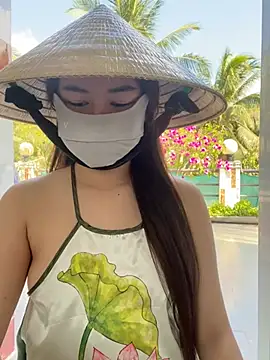 BabyThree  online show from March 4, 8:24 am