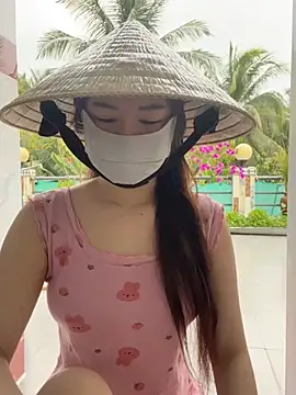 BabyThree  online show from March 5, 9:05 am