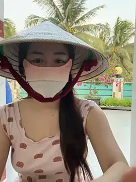 BabyThree  online show from March 18, 2:37 pm