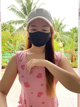 BabyThree  online show from September 22, 8:38 am