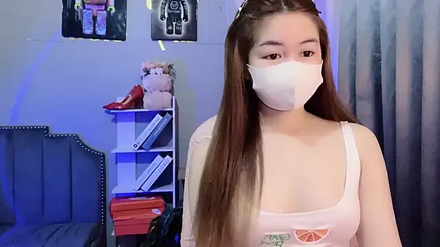 BabyThree  online show from October 5, 8:45 am