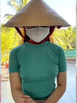 BabyThree  online show from November 30, 8:29 am